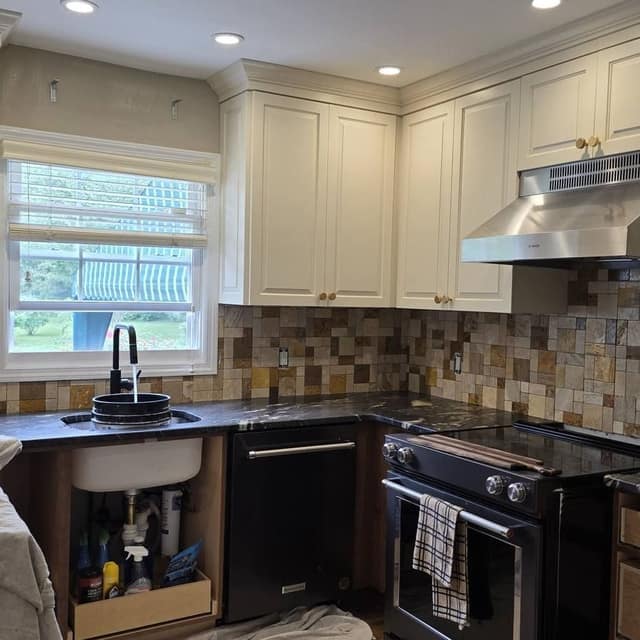 Finished kitchen by HB Remodeling Solutions in Nassau County & Long Island